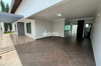 Casa com 3 quartos à venda na Rua Oril Caetano de Resende, Alto Umuarama, Uberlândia