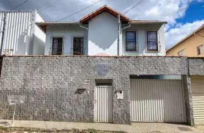 Casa com 5 quartos à venda no bairro Marilândia, em Juiz de Fora.