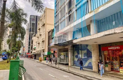 Loja para Alugar no Coração de Juiz de Fora – Ao Lado do Calçadão