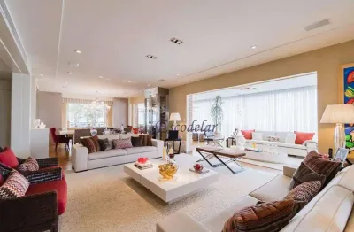 Apartamento amplo com varanda 3 suítes 5 vagas em Moema Pássaros SP