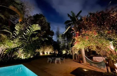 Casa com 5 quartos (3 suítes), 6 vagas, muito verde, 550m² - jardim guedala, são paulo sp