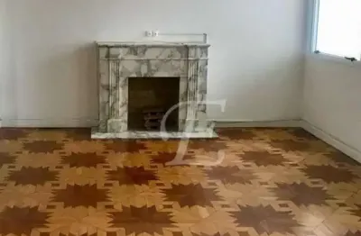 Ampla casa comercial de 400m2, dois andares, no jaerdim américa