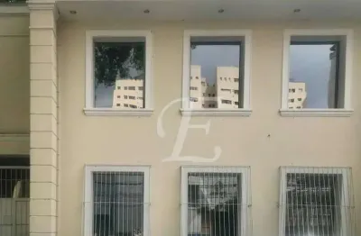 Ampla casa comercial de 400m2, dois andares, no Jaerdim América