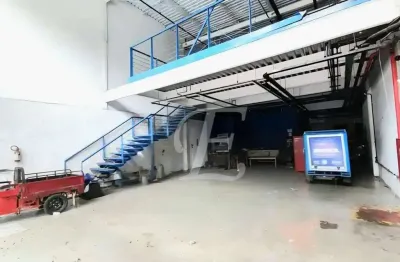 Prédio comercial reformado para alugar | Pinheiros | 966m² | 3 pavimentos | Elevador