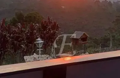 Chácara com casa a venda, mobiliada, piscinas, lareira, varanda, churrasqueira, canil. portão eletrônico, no condômino ypeville mairiporã/sp