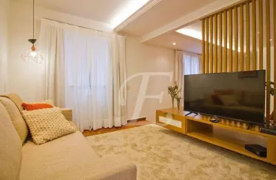 Locação na Rua Oscar Freire, com 3 quartos e 1 vaga. Mobiliado, equipado, pronto para morar.