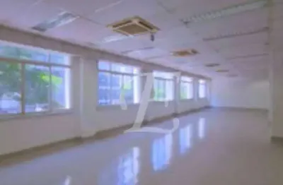 Completíssimo pedio de conjuntos comerciais no coração do Centro de São Paulo