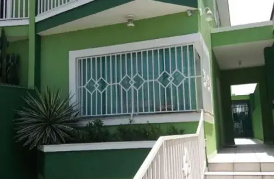 Sobrado à venda 3 dormitórios,3 suítes,5 vagas, próximo ao metrô