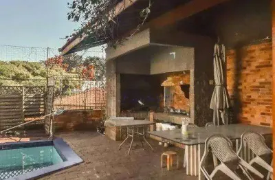 Casa com 3 quartos sendo 3 suites, 5 banheiros, 2 vagas, à venda, 360 m² por r$ 3.600.001 - pacaembu - são paulo/sp
