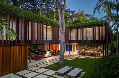 Casa em condomínio fechado com 4 quartos à venda na Rua Aramanaí, Alto de Pinheiros, São Paulo