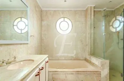 Amplo apartamento de 213 m² com 3 suítes e varanda integrada no coração de higienópolis