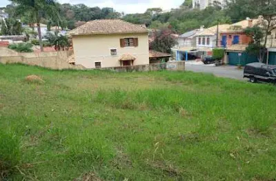 Terreno à venda, 320m2 localizado na entrada sul do horto florestal, com ótima infraestrutura de comércio do bairro.