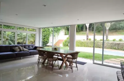 Casa em condomínio fechado com 4 quartos para alugar na Praça China, Alphaville, Santana de Parnaíba