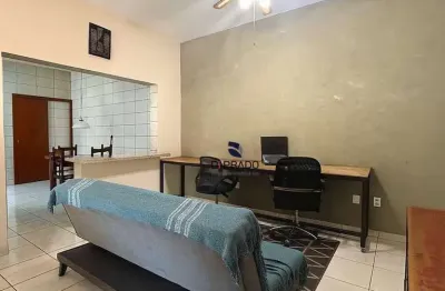 Sob sobrado: contendo  sala , cozinha, lavanderia,1 suíte master com varanda, 1 sala íntima, varanda com churrasqueira, piscina.