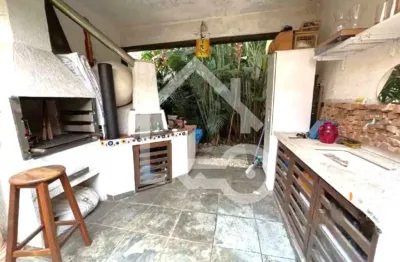 Sobrado à venda em são bernardo do campo - anchieta  3 quartos, jardim e espaço gourmet  90m²  1 vaga de garagem