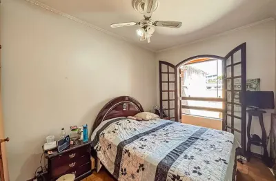 Casa com 3 quartos à venda na Rua Amadeo Paulino Vallério, 17, Santa Terezinha, São Bernardo do Campo