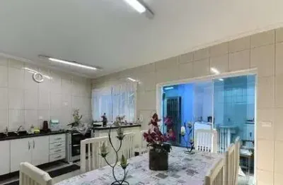 Casa com 3 quartos à venda na Rua Benedito Luiz Rodrigues, 230, Nova Petrópolis, São Bernardo do Campo