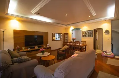 Casa com 4 quartos à venda na Rua Benedito Luiz Rodrigues, 551, Nova Petrópolis, São Bernardo do Campo