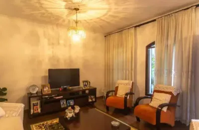 Casa com 4 quartos para alugar na Rua Tasman, 320, Jardim do Mar, São Bernardo do Campo