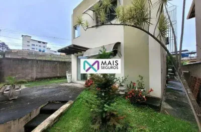 Excelente casa com 3 dormitórios, sendo 1 suite com closet, 3 vagas de garagem e quintal , 180 m² por r$ 525.000