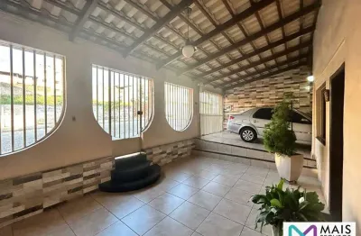 Casa com 3 dormitórios e 2 banheiros à venda, 210 m² por r$ 450.000