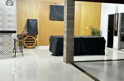 Linda casa , espaçosa  em ótima localização no jardim botânico