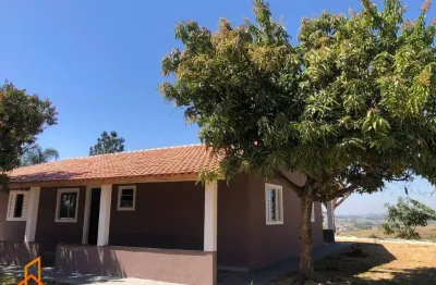 Sitio em Guararema a venda 20.500m² de área de terreno 180m² de área construída.