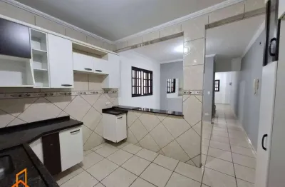 Sobrado para Venda ou Locação no Alto Ipiranga, são 3 dormitórios (1suíte), Garagem para 4 veículos, lavanderia e quintal.