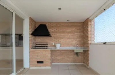 Vende lindíssimo apartamento com 260m², vista panorâmica, 3 suítes amplas e lazer clube.