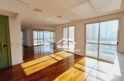 Vende apartamento com 236m², 4 suítes, varanda gourmet e 5 vagas, no brooklin