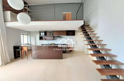 Vende ou aluga apartamento com 157m², pé direito duplo, 2 suítes, 3 vagas e parque privativo, no panamby.