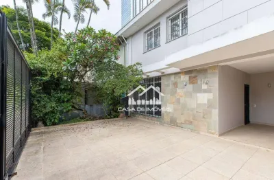 Vende excelente casa no brooklin com 225m², próximo ao metrô.