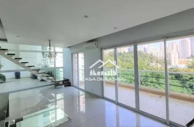 Vende apartamento duplex com 172m², 3 dormitórios sendo 1 suíte, varandão garden, lazer clube, no panamby.