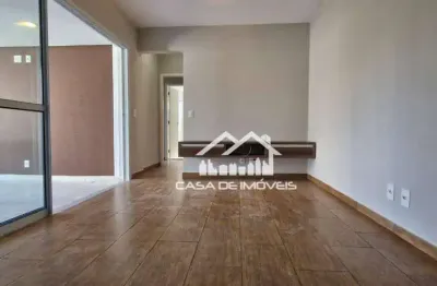 Vende apartamento de 77m², com 2 suítes, varanda gourmet e 2 vagas, no panamby