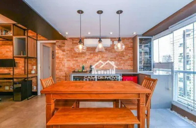 Vende apartamento com 77m², 2 suítes, varanda gourmet e 2 vagas, no panamby.