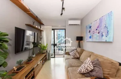 Vende apartamento com 46m², 1 dormitório, com 1 vaga, reformado, em moema