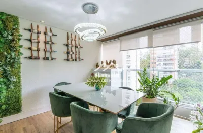 Vende apartamento com 77m², 2 suítes, 2 vagas, varanda gourmet e lazer, no panamby