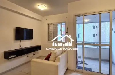 Vende ou aluga apartamento mobiliado com 65m², sendo 2 suítes e 2 vagas, no morumbi.