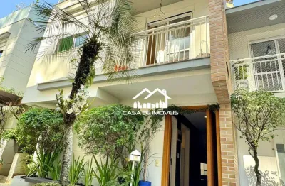 Vende casa em condomínio de 230m², 4 dormitórios, 2 suítes e 2 vagas, na vila andrade