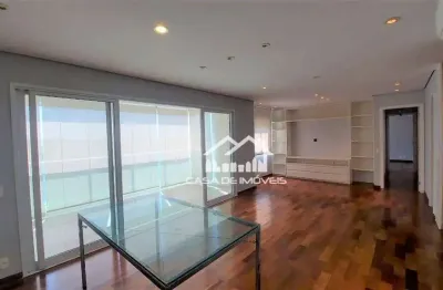 Aluga apartamento com 129m², 3 suítes, 2 vagas e lazer clube, no panamby