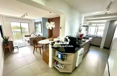 Vende apartamento de 70m², com 2 dormitórios, 1 suíte, closet, varanda e 2 vagas na vila andrade