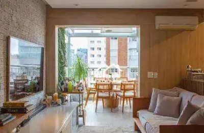 Vende apartamento duplex, reformado e modernizado, com 77m², 1 suíte, 2 vagas, na vila olímpia