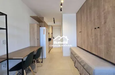 Vende ou aluga apartamento tipo studio, com 27m², mobiliado, em pinheiros.