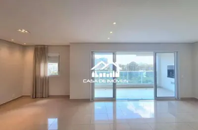 Aluga apartamento com m², 3 suítes, varanda gourmet e lazer clube, no Panamby.