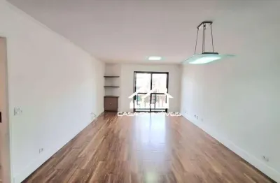 Aluga apartamento com 120m² , com 3 dormitórios sendo 2 suítes, 2 vagas e lazer em Moema