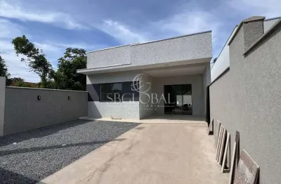 Casa nova de alto padrão com piscina e 03 dormitórios sendo 01 suíte
