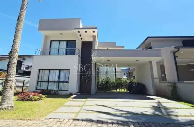 Luxo e conforto em itapoá/sc: sobrado no condomínio south beach com piscina e 4 suítes