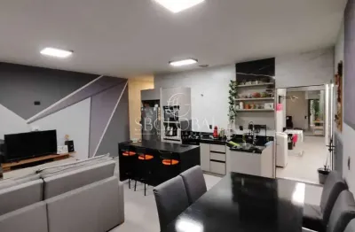 Casa com 125m² e hidromassagem no balneário cambijú, em itapoá/sc