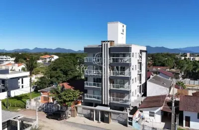 Apartamento mobiliado na região central de itapoá sc, 03 dormitórios e apenas 200 metros da praia