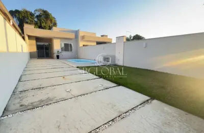 Casa com piscina e 03 quartos localizada na barra do saí – itapoá/sc